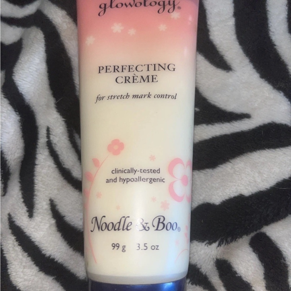 Noodle & Boo Glowology Perfecting Crème - Pink and Cream